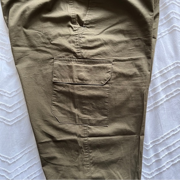 Banana Republic Cargo Pants - Picture 7 of 7